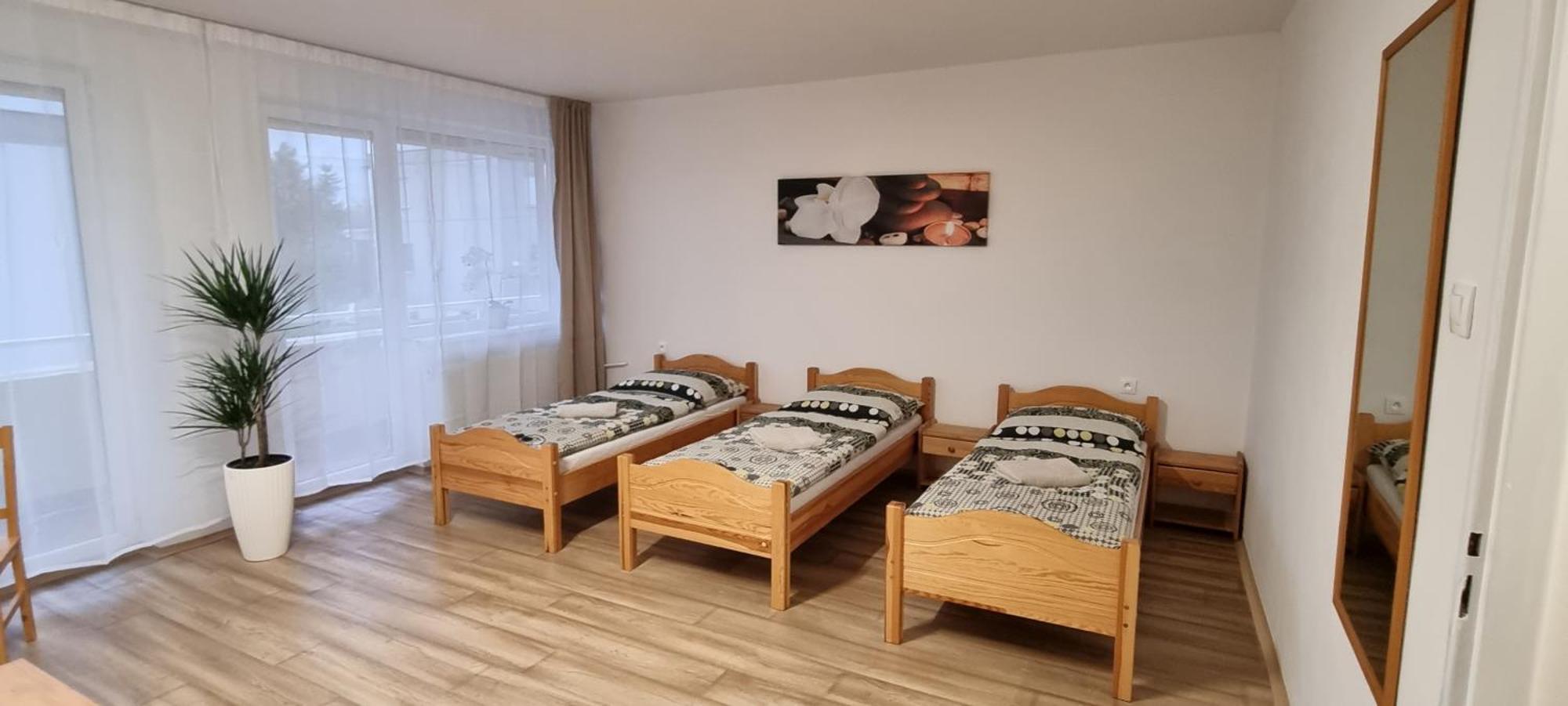Ubytovanie Funstar Topoľčany Extérieur photo